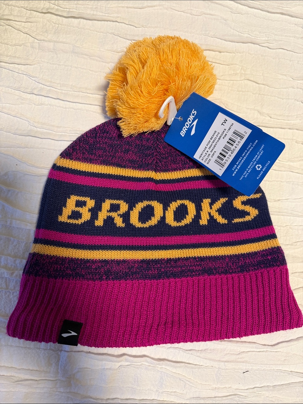 NWT Brooks Pom Beanie